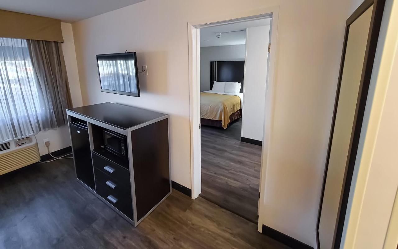 Quality Airport Inn 3*